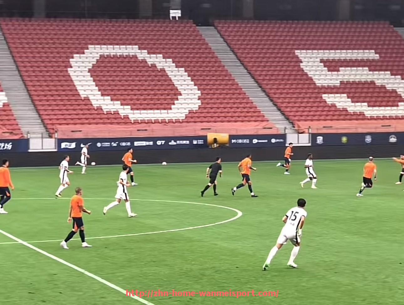 完美体育官方网站-法甲最佳中后卫能力排行：空中对抗与地面拦截表现全面评估